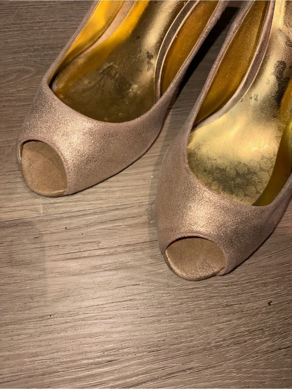ALDO Szoka Gold Metallic  Peep Toe Pumps size 37